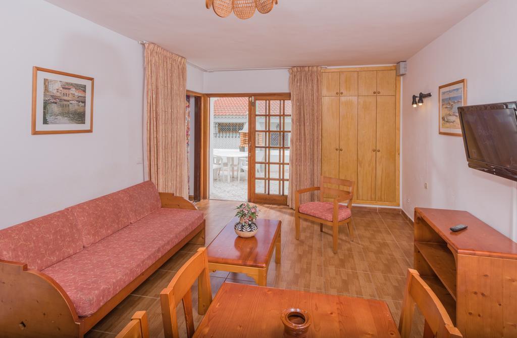 Two-Bedroom Apartment,1272389905:JPEG